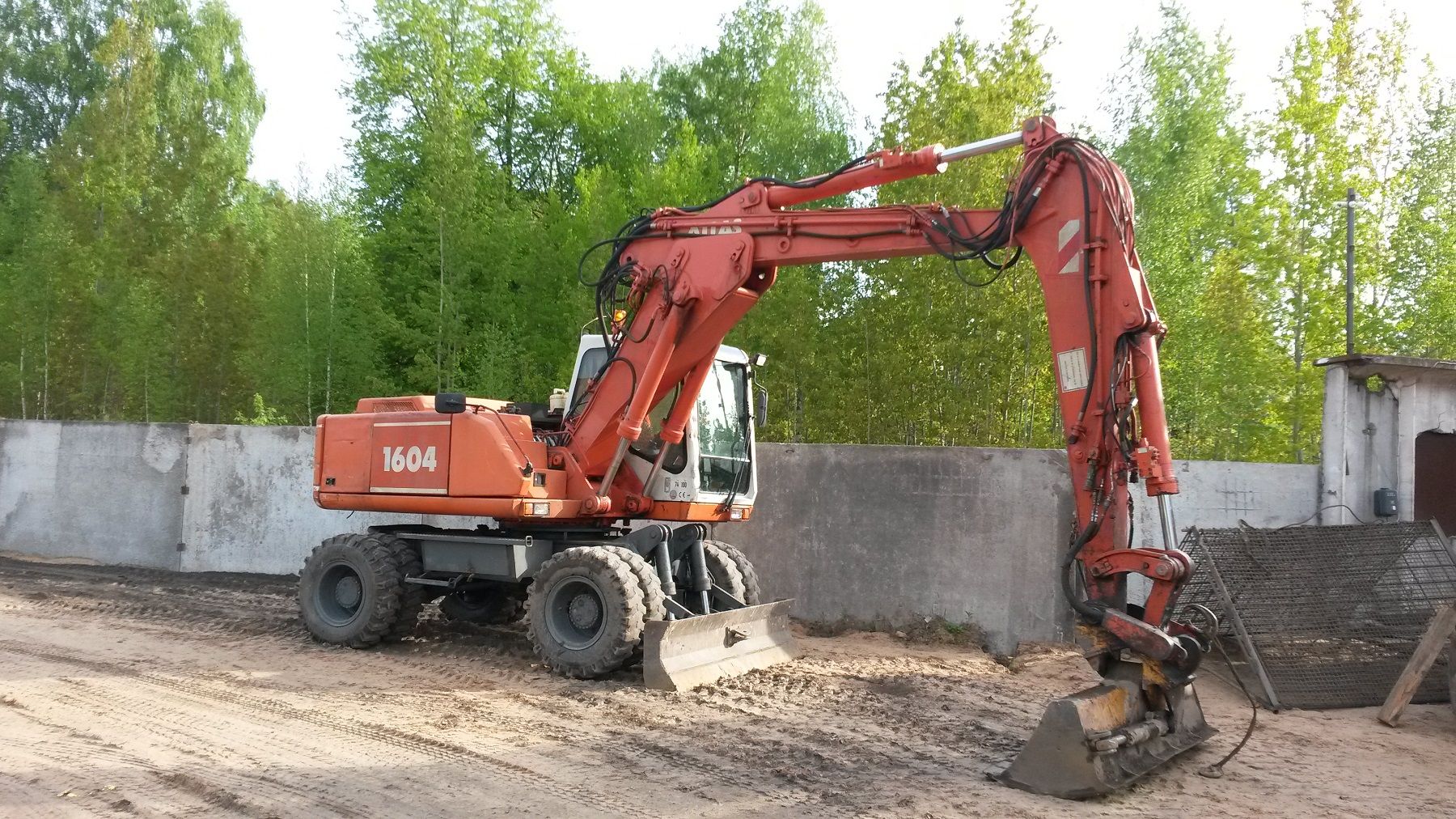 Экскаватор ATLAS 1604М в аренду